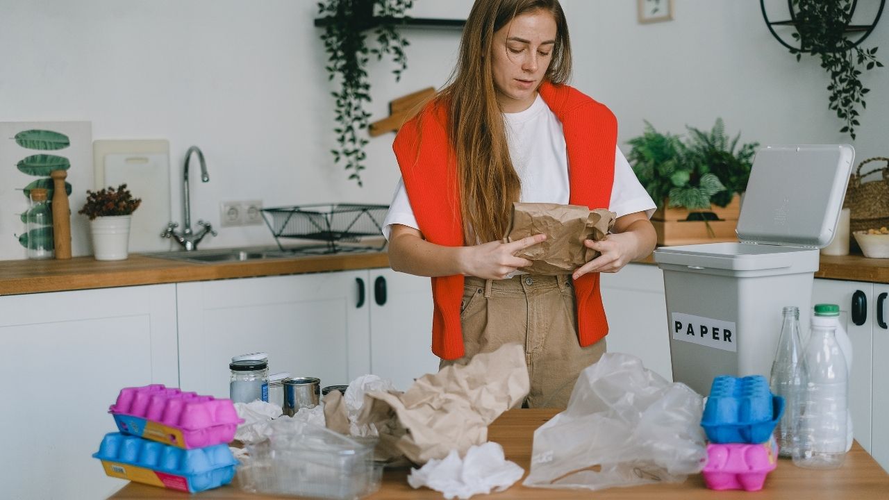 How do I create a zero-waste kitchen?